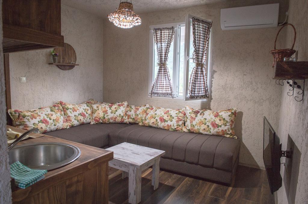 Apartments Djurovic ヴィルパザル エクステリア 写真